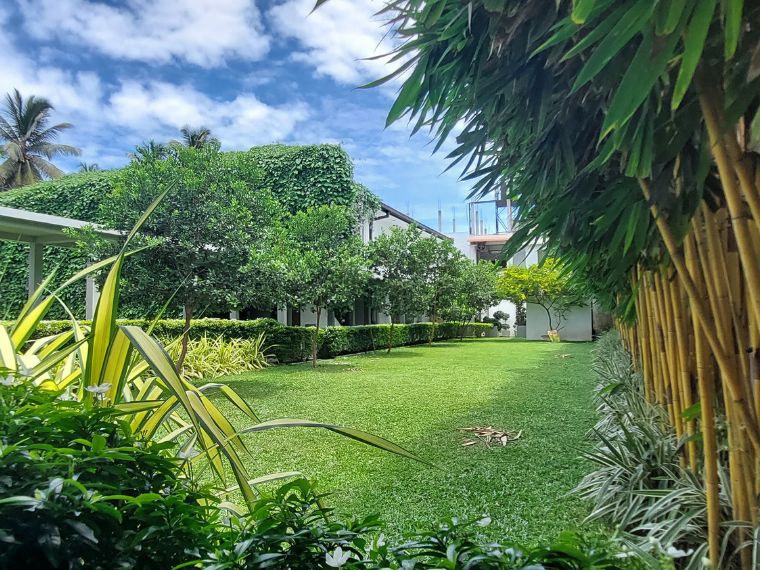 Garden Beach Hotel Kalutara beach