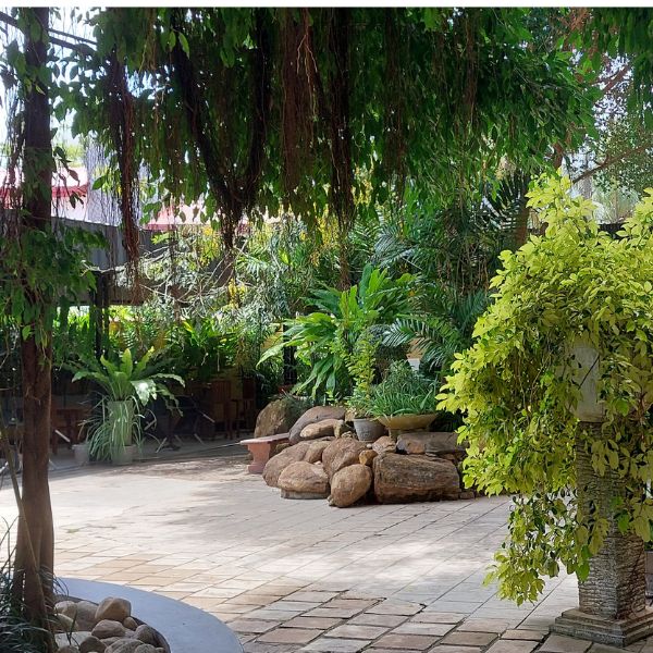 Restaurant and dining at Garden Beach Hotel Kalutara
